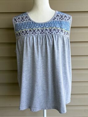 •NorthStyle• Embroidered Yoke Gray Sleeveless Knit Blouse - Size 1X